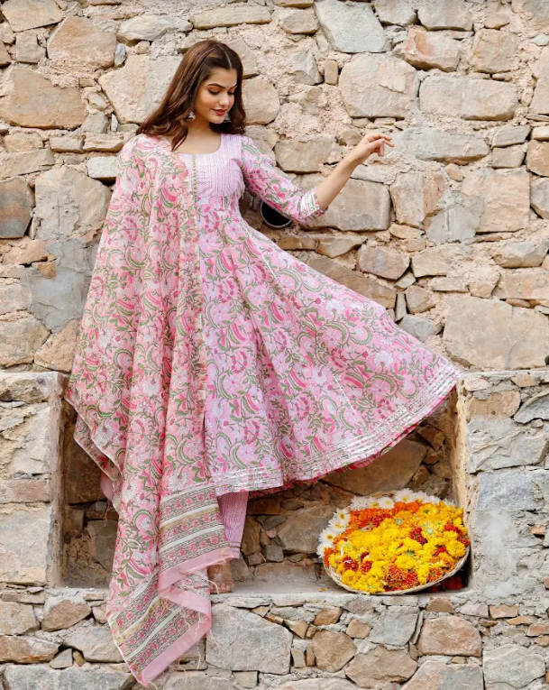 Women's Pink Block Printed Flared Kurta Set Paired With Chanderi Printed Dupatta