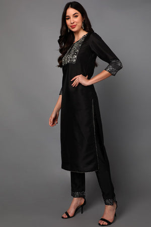 Color_Black
